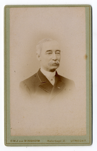 221198 Portret van mr. L. W. A. Besier, geboren 1829, lid van de gemeenteraad te Utrecht (1868-1871), werkzaam op de ...